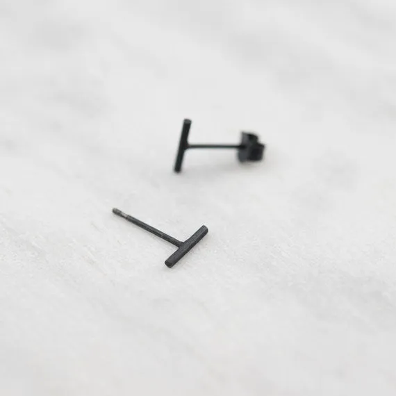Tiny line stud N°5